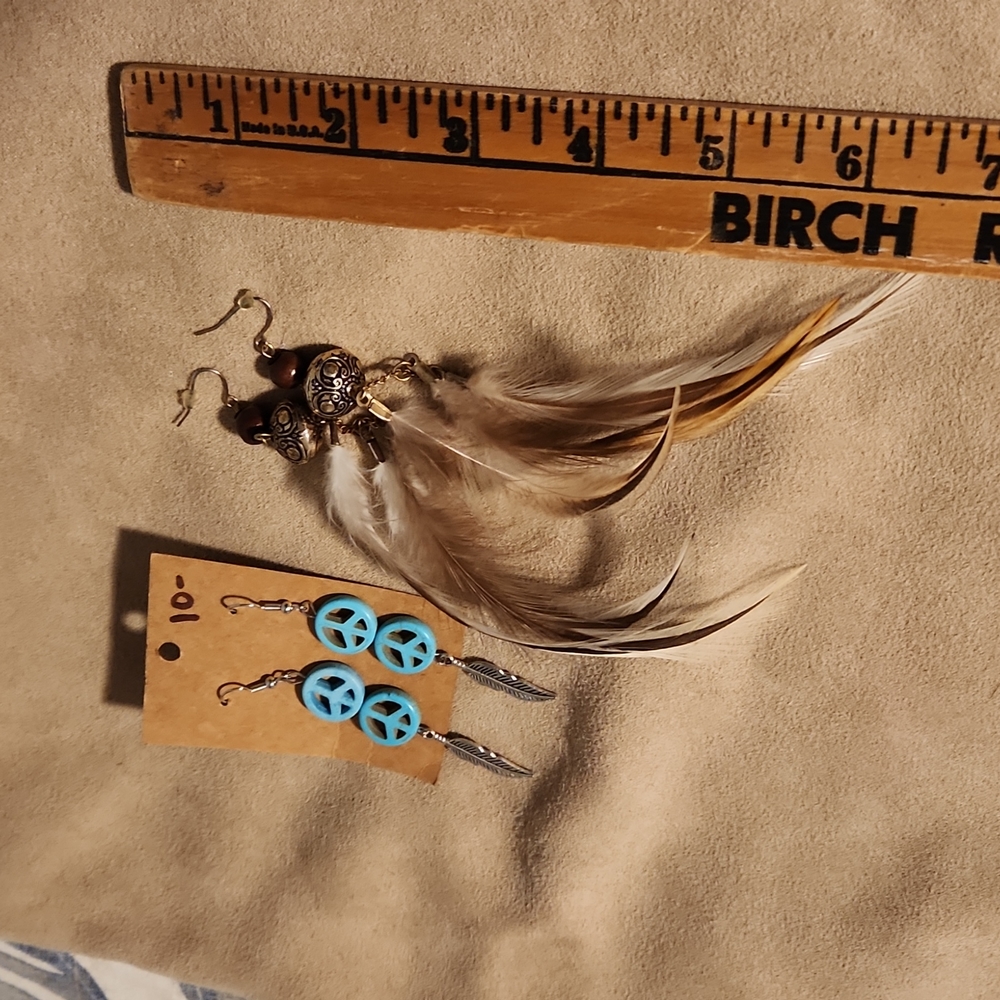 Earrings, feather and peace sign